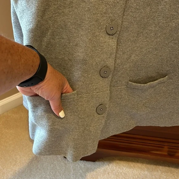 BananaRepublic women’s button down cardigan sweater, grey, size Large, 85% Pima - Picture 4 of 13